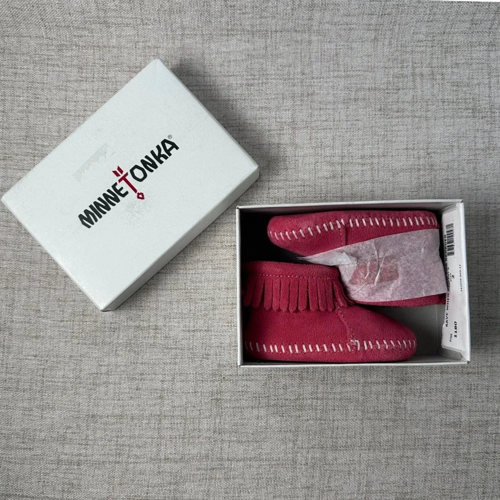 Minnetonka 1180 Pink Suede Booties Baby Size 2 New in Box